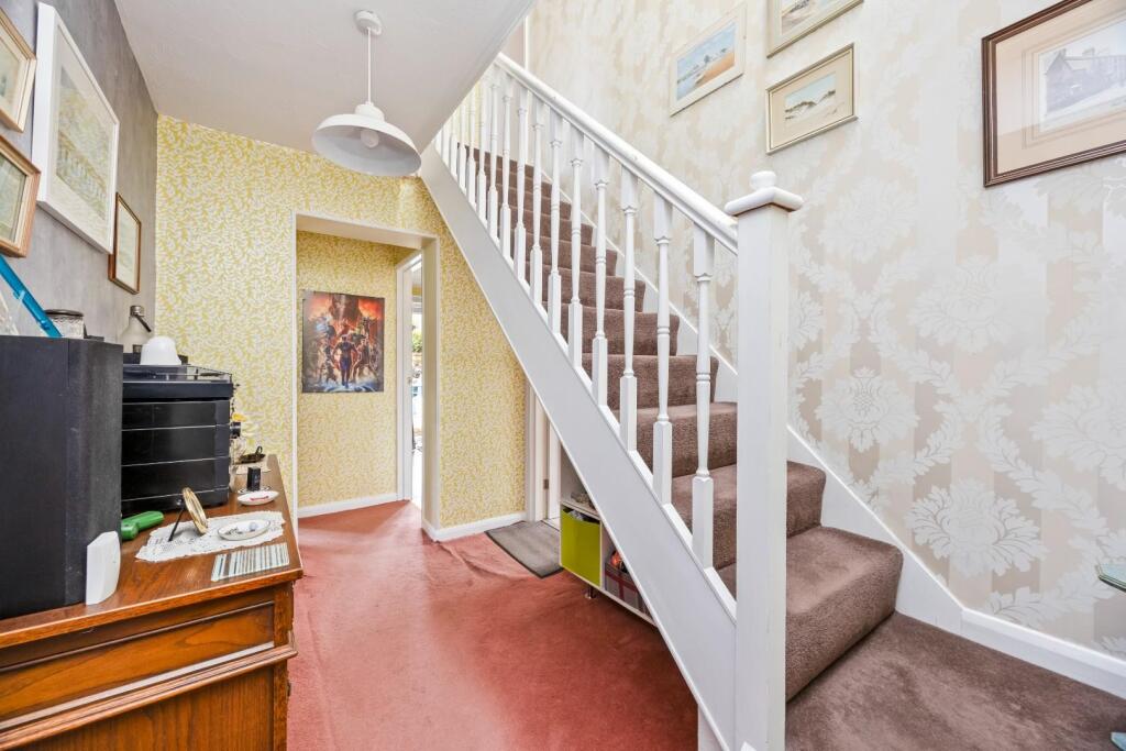 Broad Rigg Avenue, 37_009.JPG