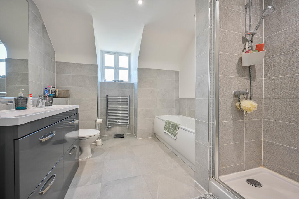En-Suite to Maste...