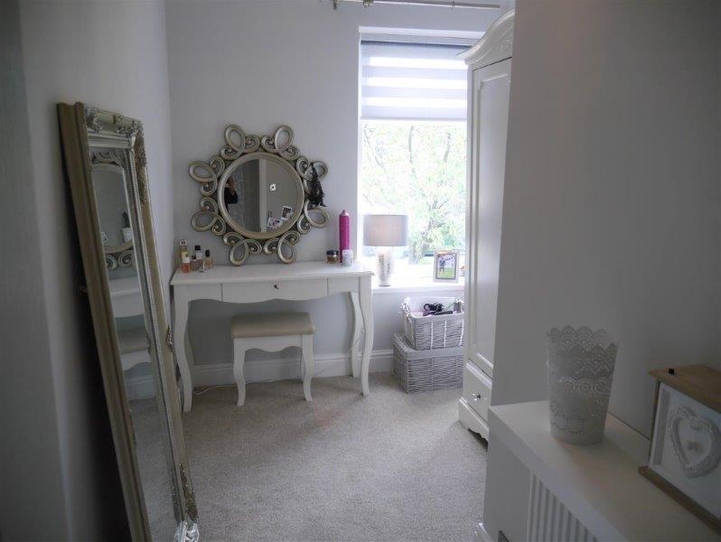58 moorlands road  (