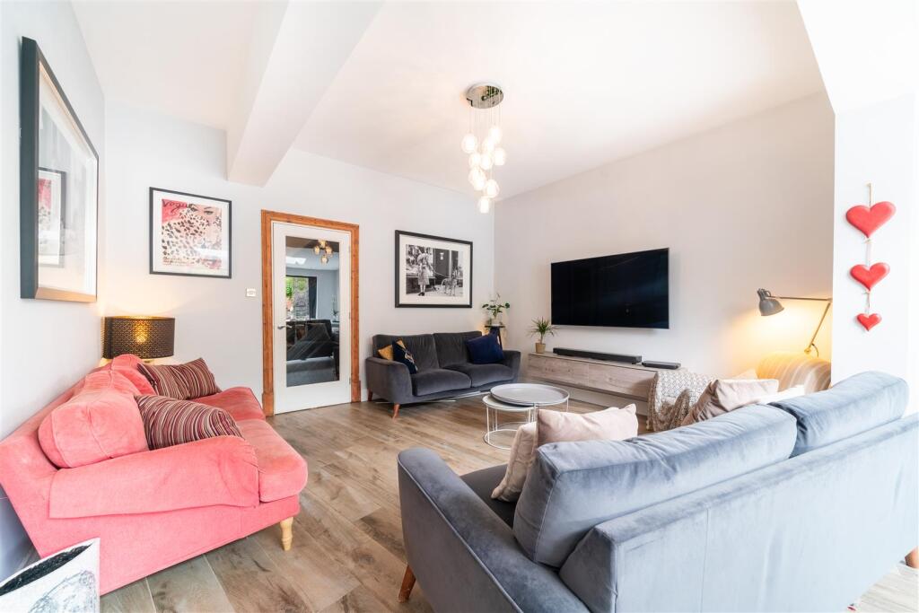 Open Plan Kitchen-4.jpg