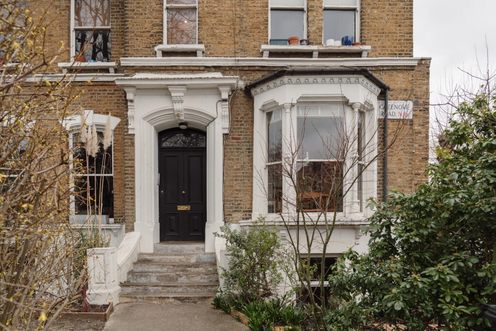 271262 - CAZENOVE-ROAD-04.jpg