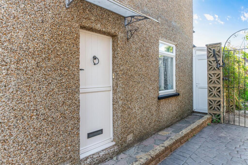 FERNDALE ROAD,16- (6).jpg