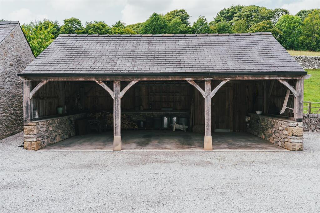 Open Three-Bay Oak Barn