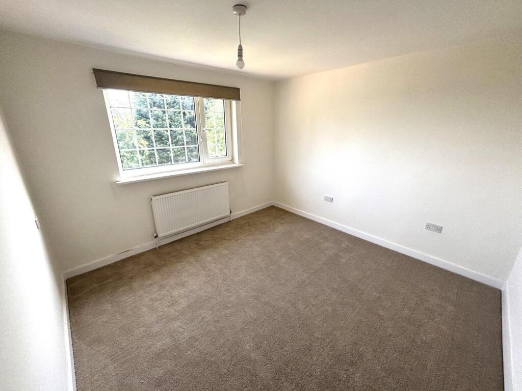 83 ashtree bedroom2.jpeg