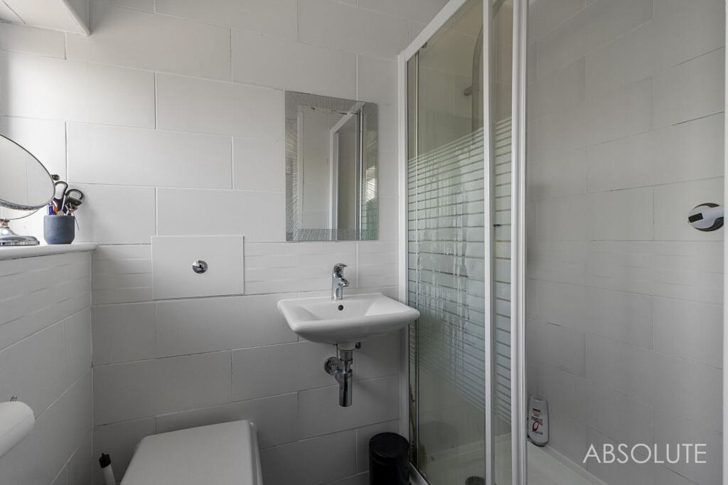 En-suite shower room