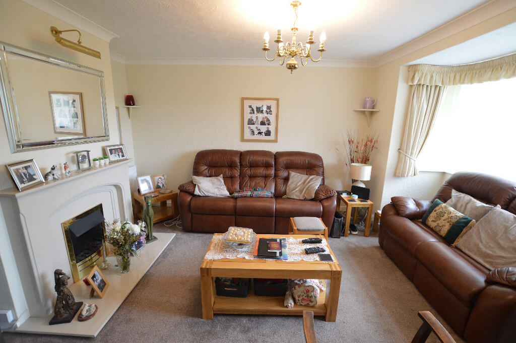 Lounge To Front