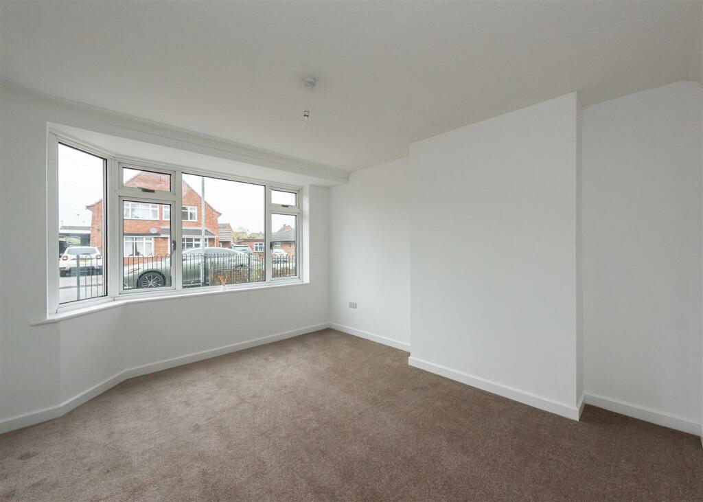 30 Sandringham Road-Lounge.jpg