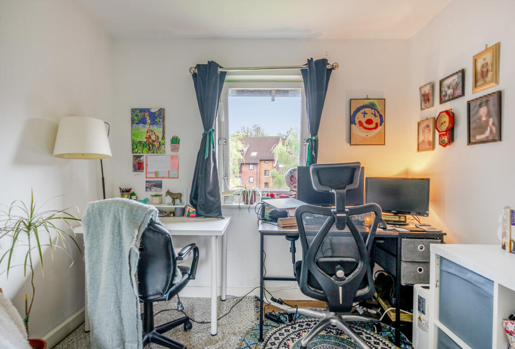 1370677-15-68f638...