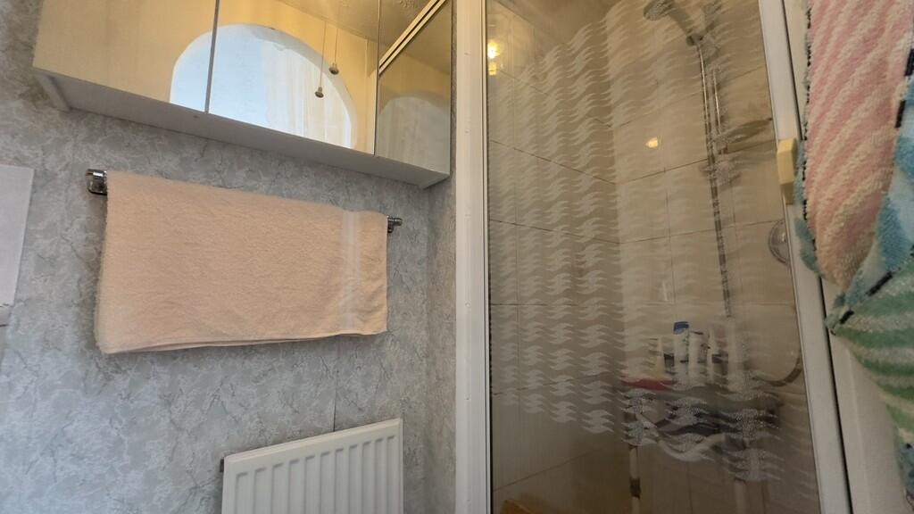 8D85E5AE-65A4-40F...