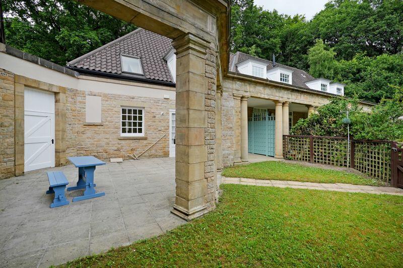 Garden with Terrace &amp; Lawn
