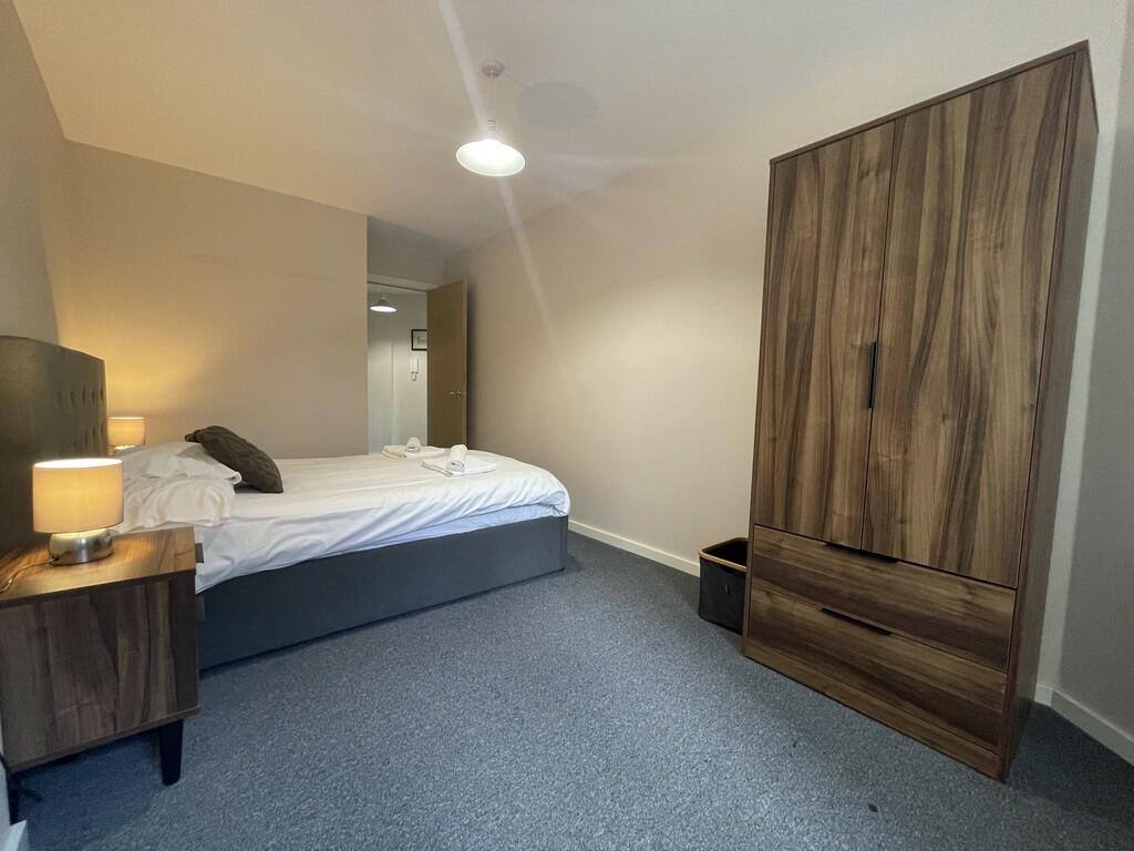 20 Sandringham Ho...