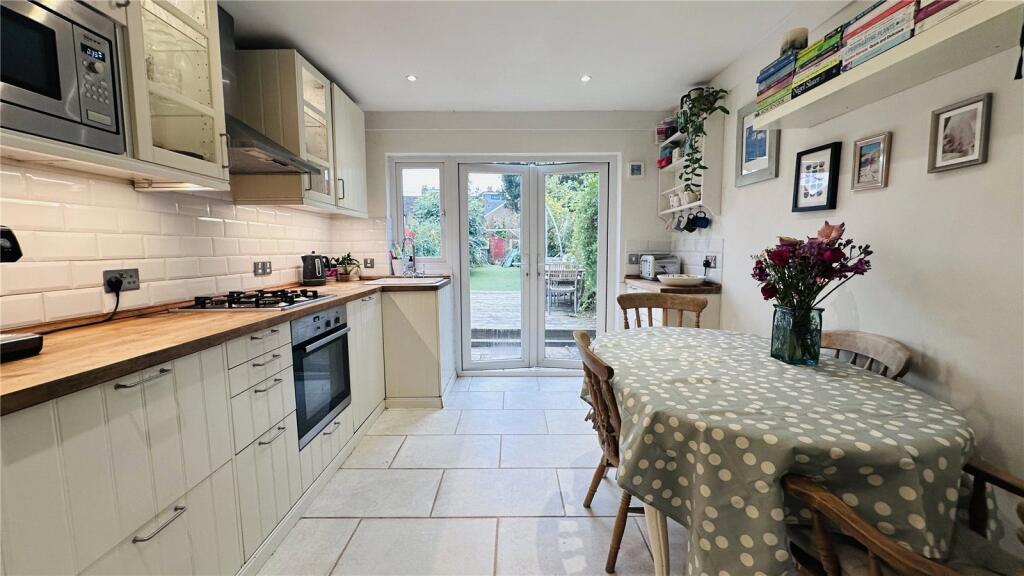 Kitchen/Dining