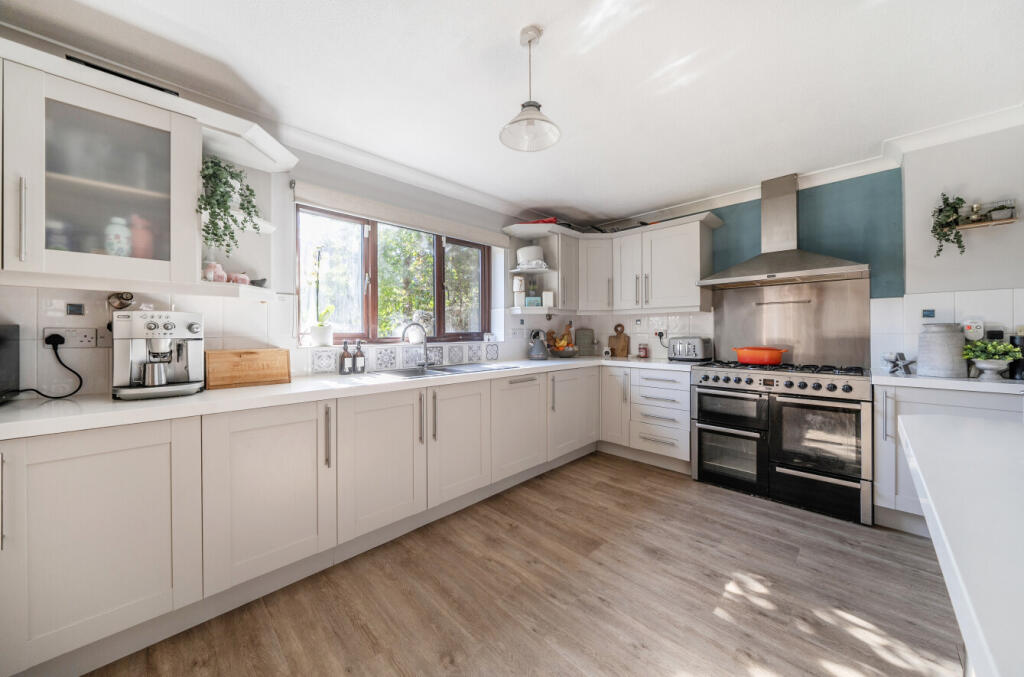 1357850-13-68d581...