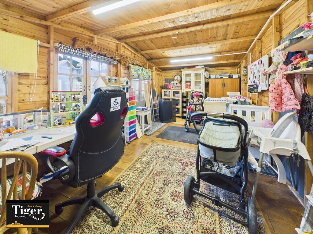 CAM02176G0-PR0757...