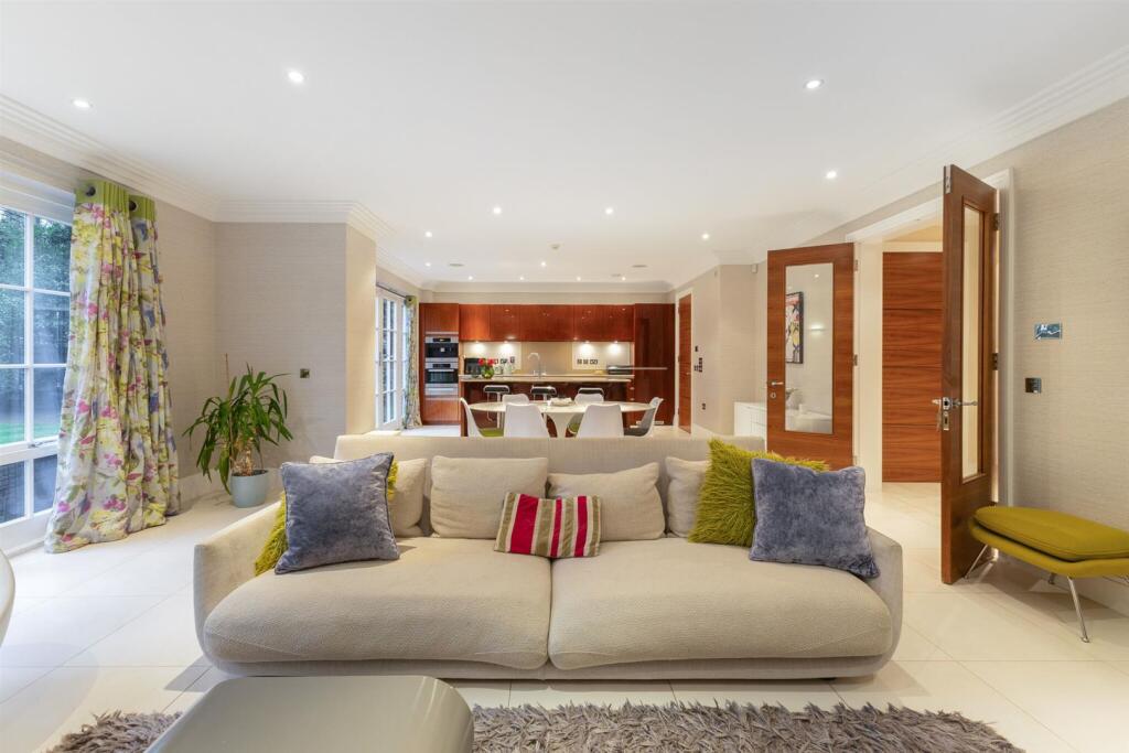 102003_Westgate-House-London-Road  (6)_low.jpg
