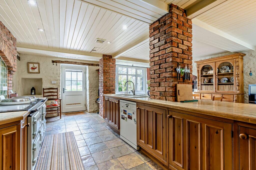Spacious Kitchen
