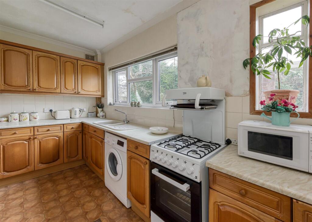 1 Lane Green Road-kitchen1 JAN25.jpg