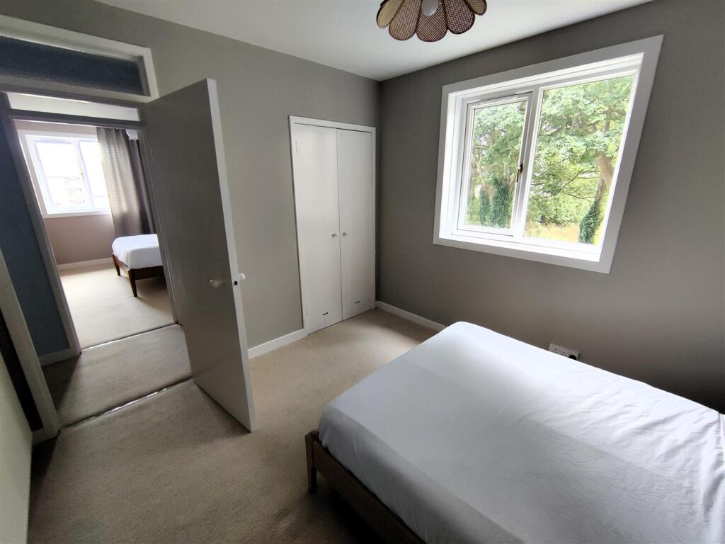 08_bedroom1.jpg