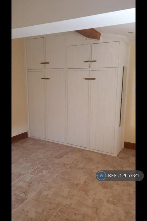 Fitted Wardrobe