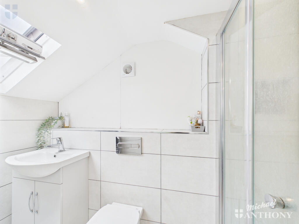 CAM03218G0-PR0703-STILL013