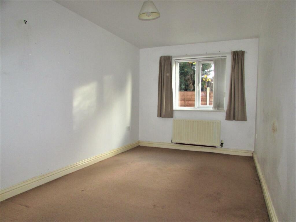 StationMews2bed1.JPG