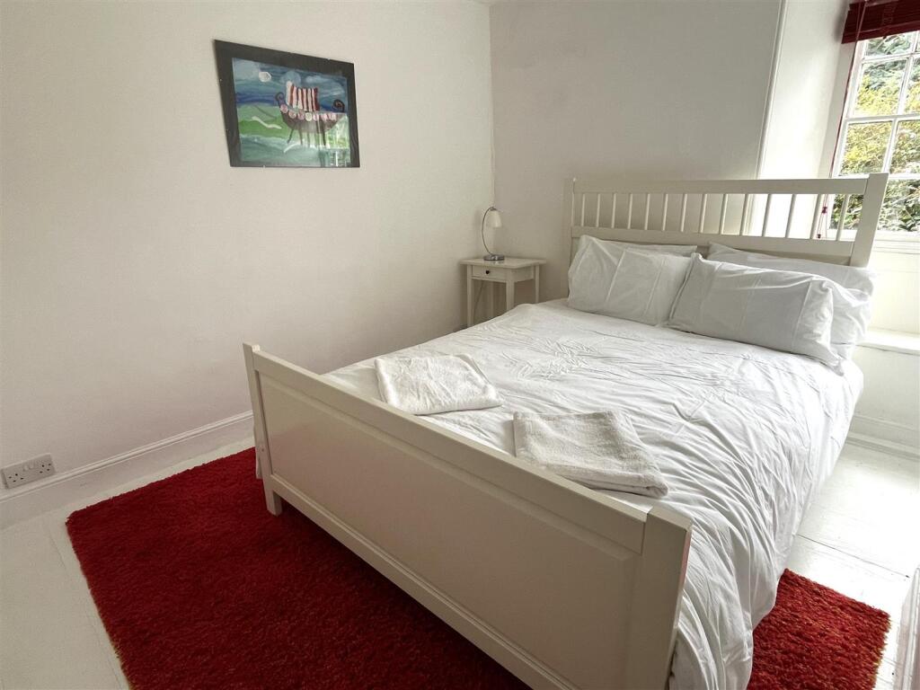 bed 2.JPG