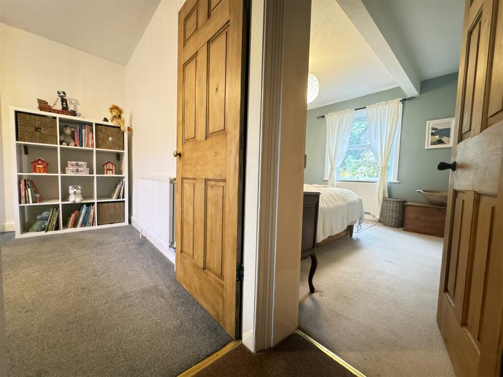 LANDING TO BEDROOMS