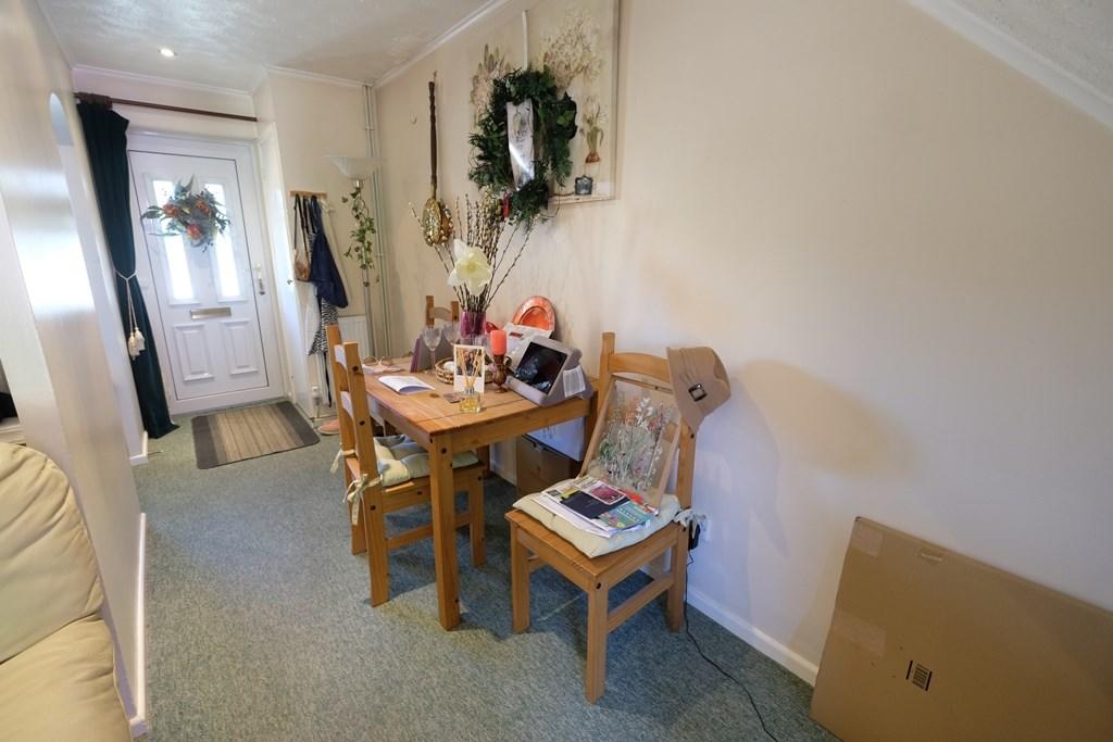 SITTING/DINING ROOM