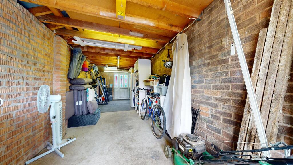 Barwell Avenue Garage