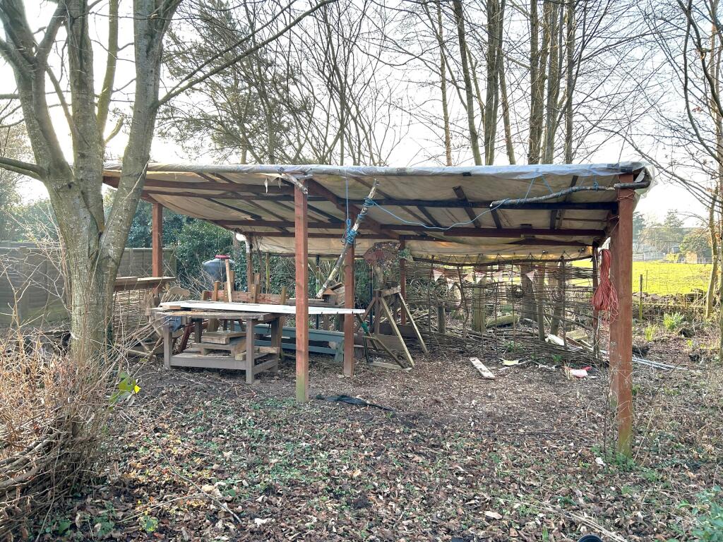 GARDEN SHELTER