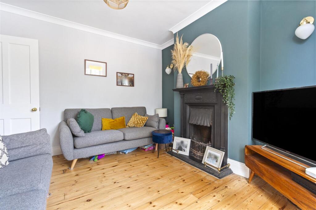 19 Ashacre Lane-002.JPG