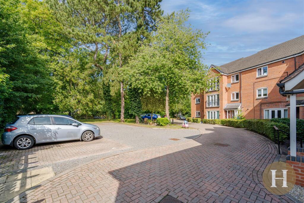 Hadleigh Estate Agents-23.jpg