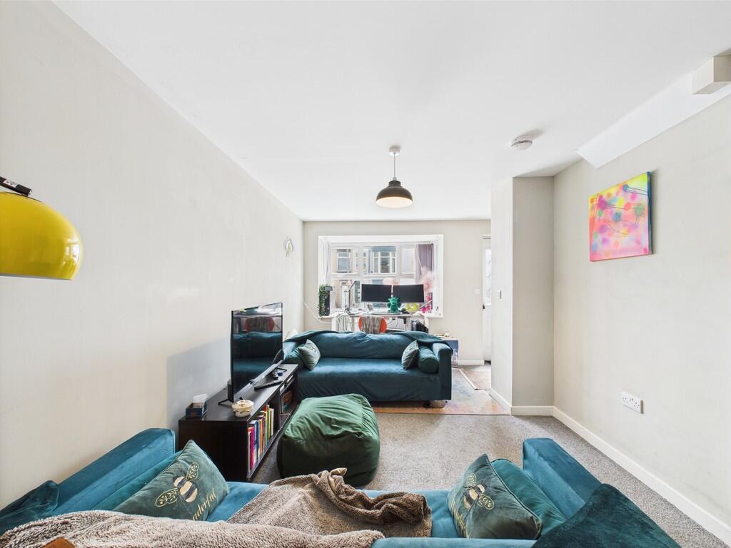 CAM01835G0-PR0205...