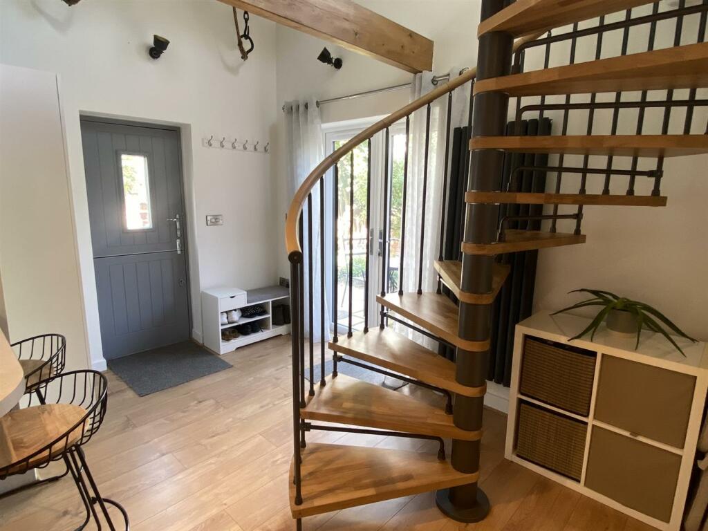 Entrance hall area