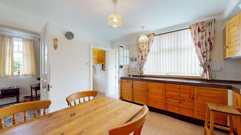 KITCHEN/BREAKFAST ROOM