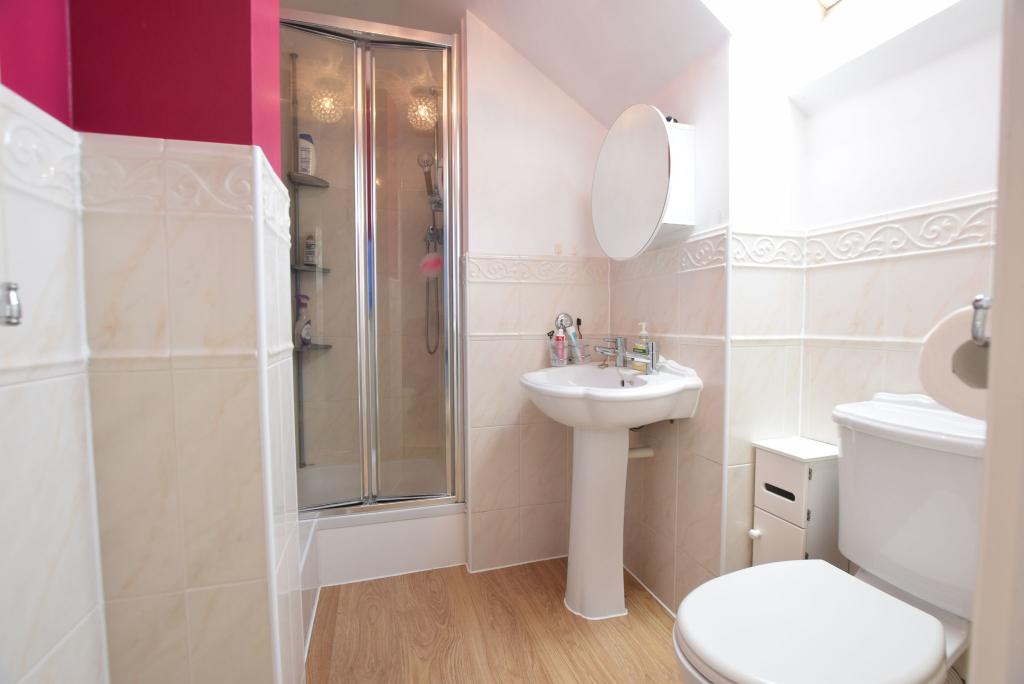EN SUITE SHOWER ROOM