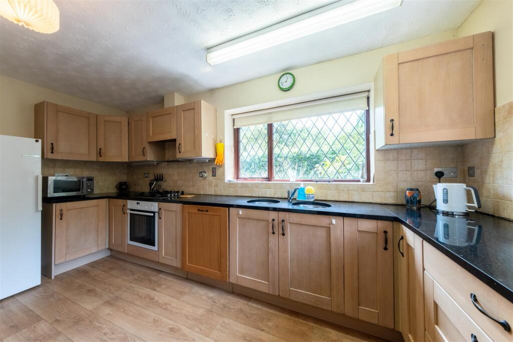 182A Chester Road-003.jpg