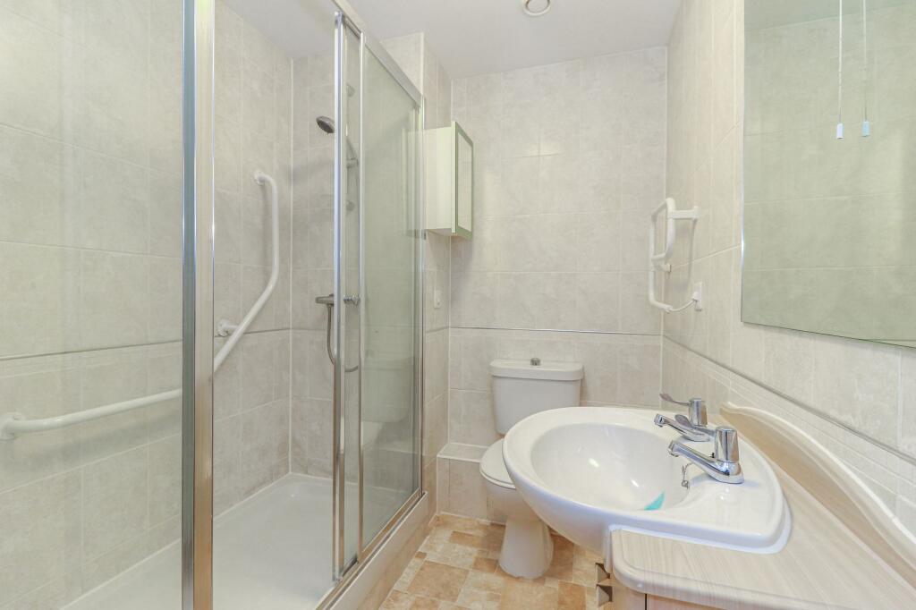 SHOWER ROOM-WC