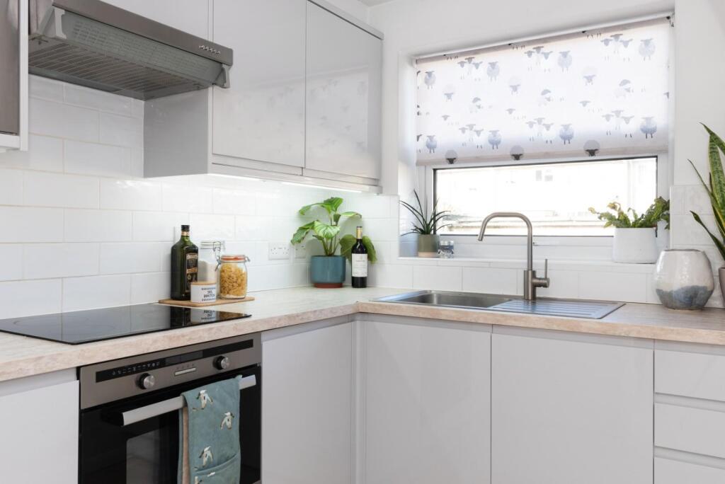 42 Bridge House, Bath. BA1 6BH-8.jpg