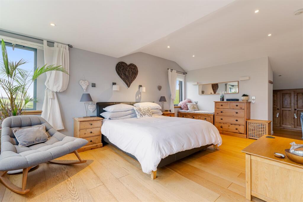 64 - 53 Dunstone Park Road Paignton.jpg