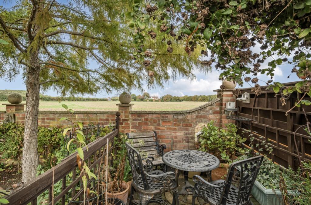 1361416-6-68dd642a55511