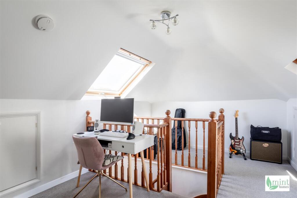 Watermark - 70 Bousley Rise-47.jpg