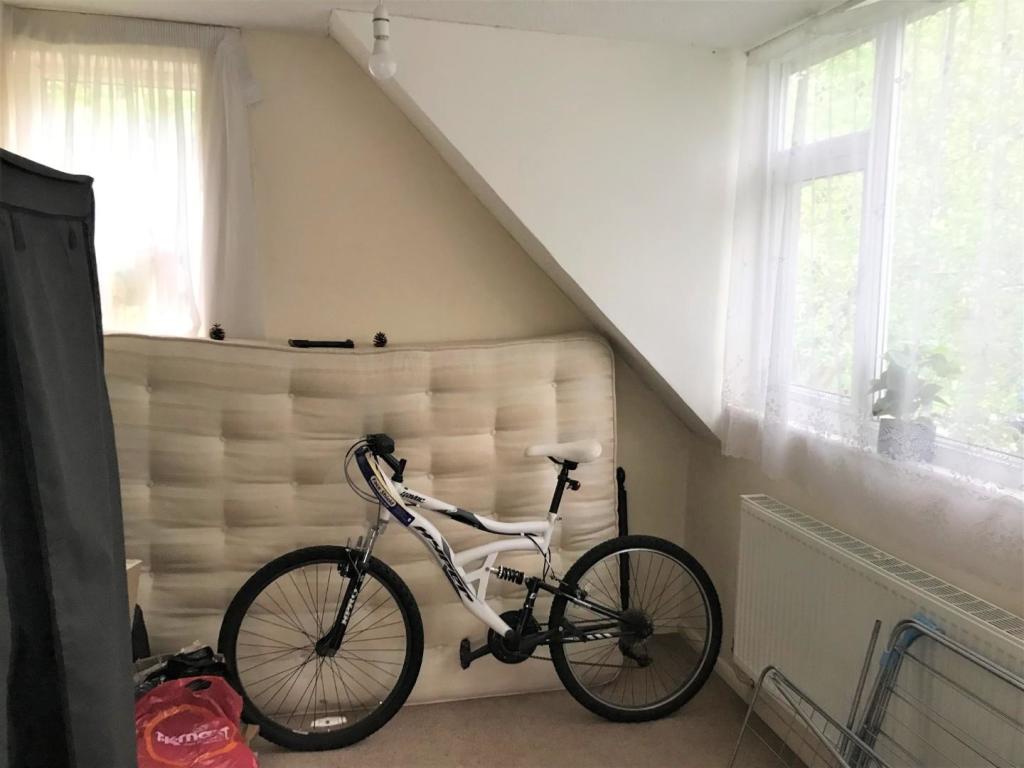 Bedroom 5.jpeg