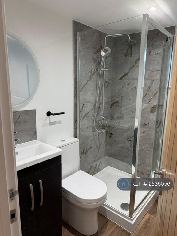 Shower En-Suite
