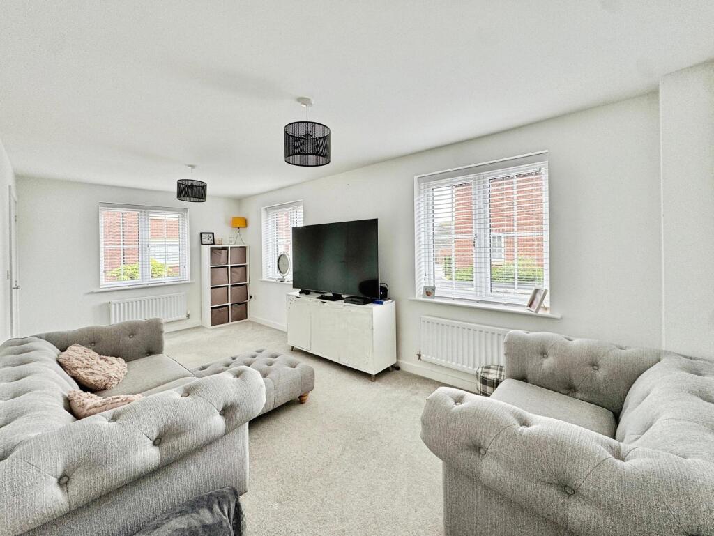 27 Oak Tree Road, Great Glen, Leicester, LE8 9HP