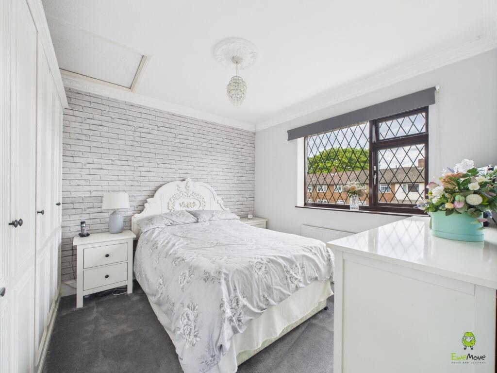 CAM03779G0-PR0258-STILL003