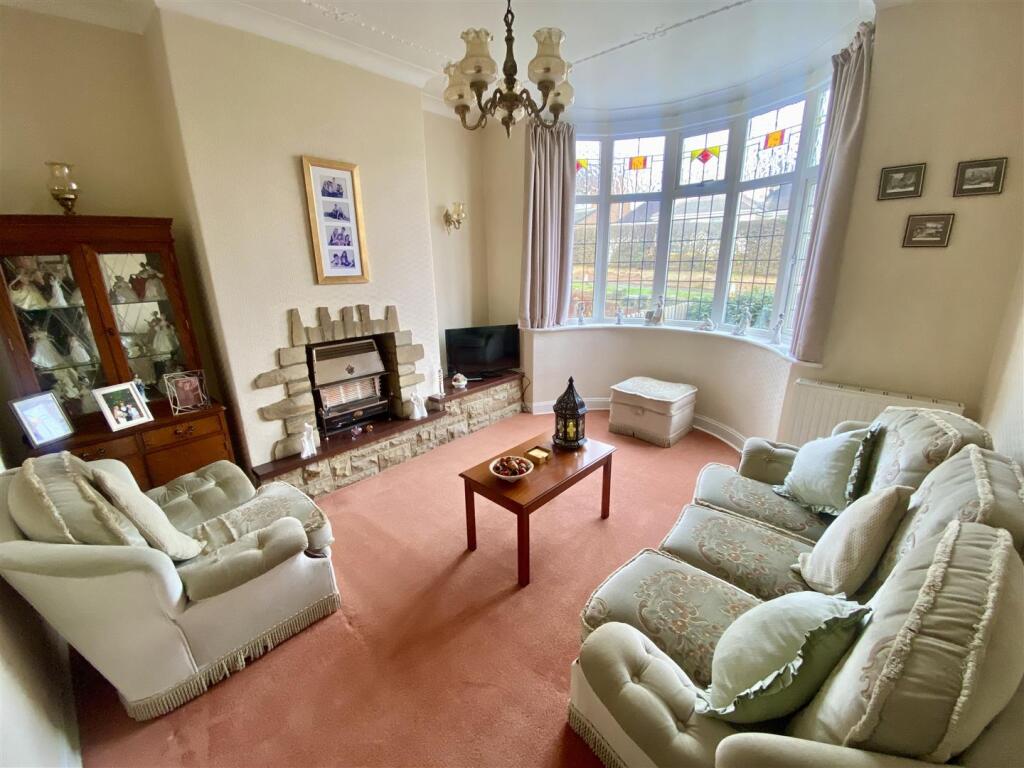 Bramleys Estate Agents - Glebe Gate - Thornhill (1