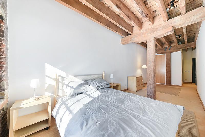 bed 1
