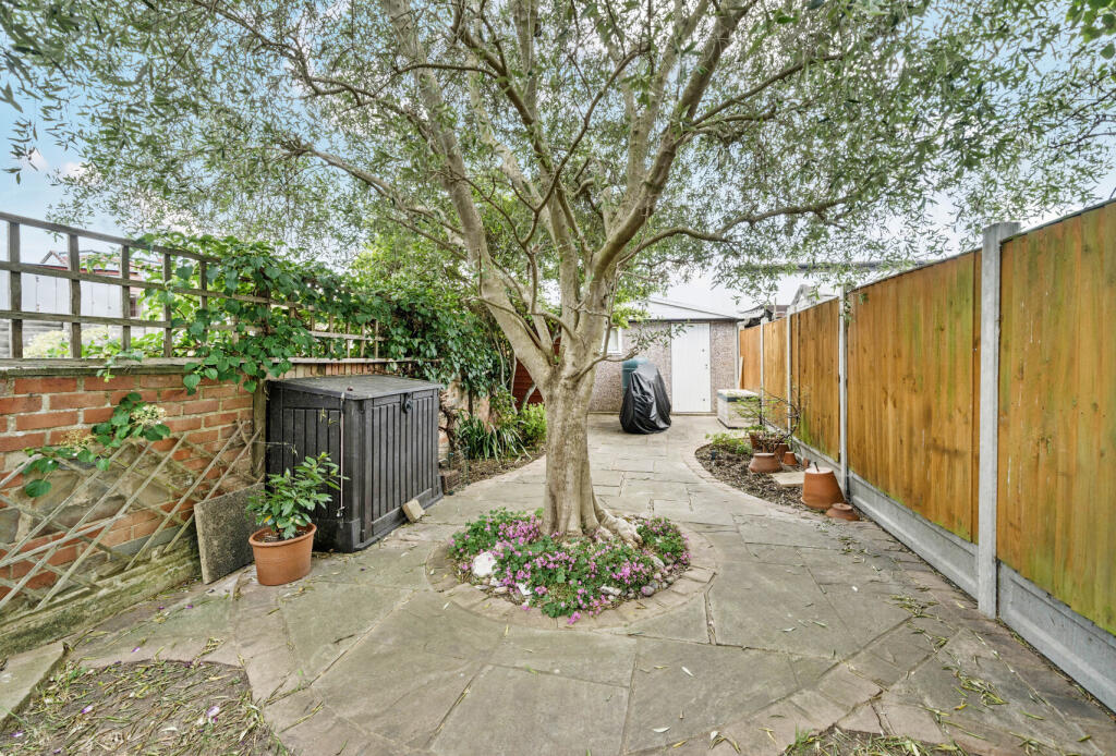 1303841-5-683d910...