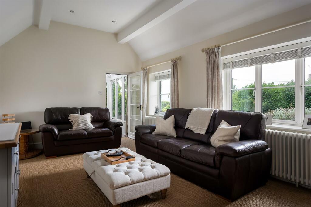 12 - 3 Itlay - GL7 7HZ - Web.jpg